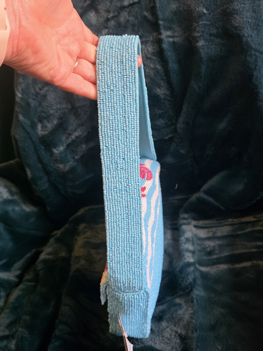 Beaded Crab Motif Shoulder Bag in Light Blue and Red - Picture 6 of 9